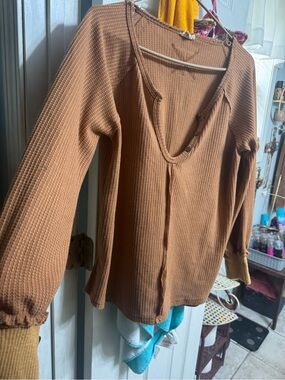 Pol Waffle-Knit Long Sleeve Top in Brown